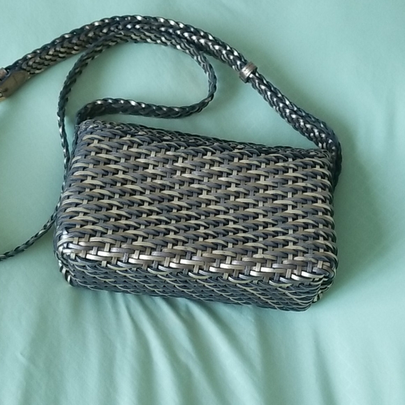 Gold weave shoulder bag - Picture 1 of 1
